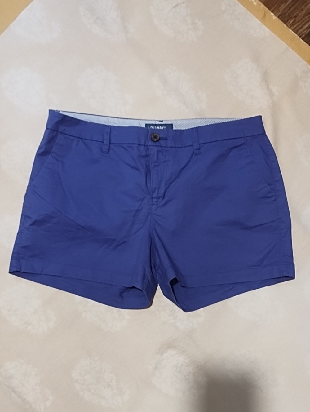 Old Navy Women's Purple  Chino-Style Short Shorts Size 12 EUC.